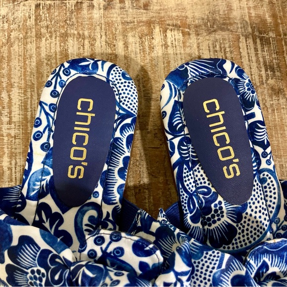 Chico's Blue Floral Thong Sandals Classic Navy/White Natalia Printed 8 NWOB - Picture 9 of 14